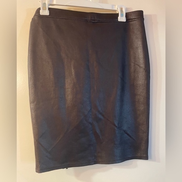Hale Bob NWT black vegan leather fringe skirt - Picture 9 of 10
